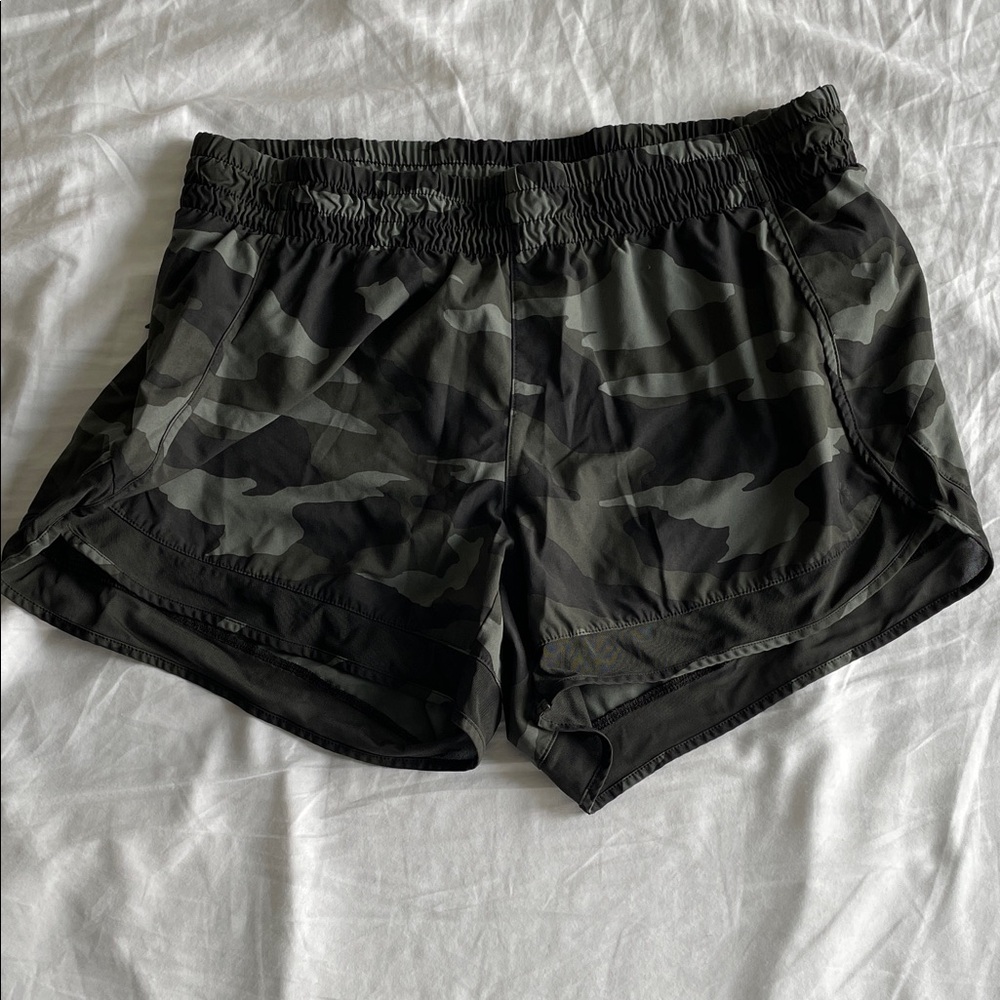 Athleta Camo Gray Women's Athletic Shorts